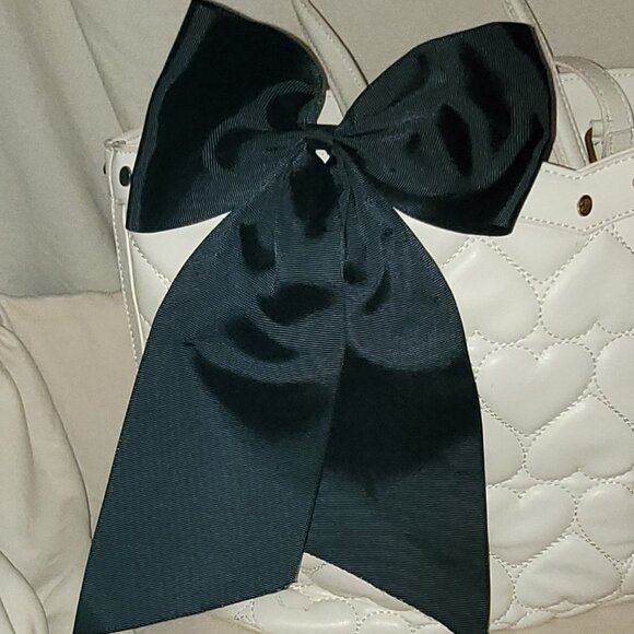 NWOT Betsey Johnson Women's Icon Stud  Off White Tote Bag w/Removable Black Bow - Picture 4 of 15